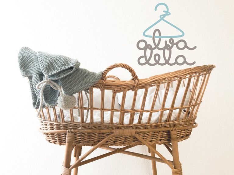 Alvadela tienda infantil logotipo